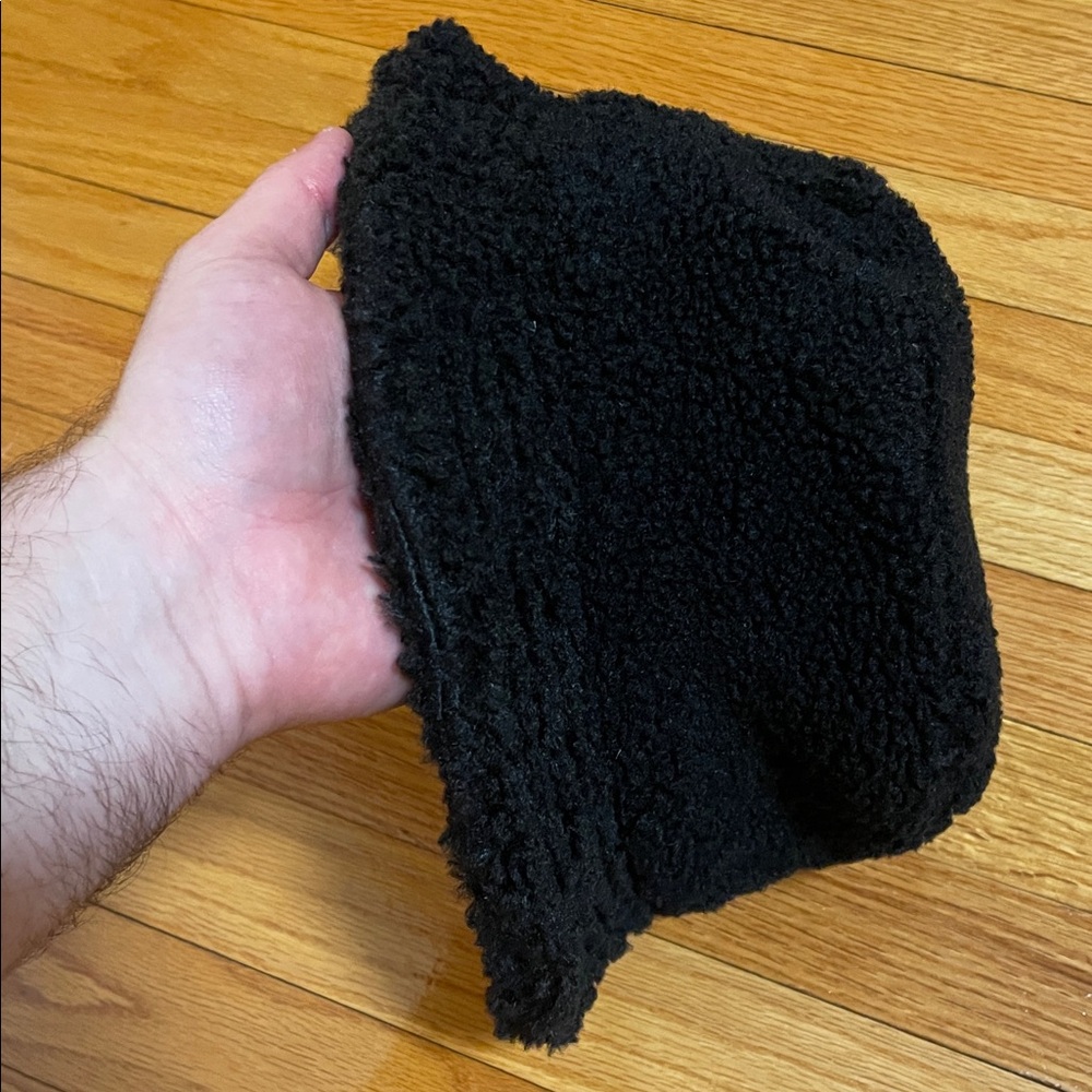 NWT Urban Outfitters Fuzzy Sherpa Black Bucket Hat Unisex (Brand New) - Picture 7 of 8